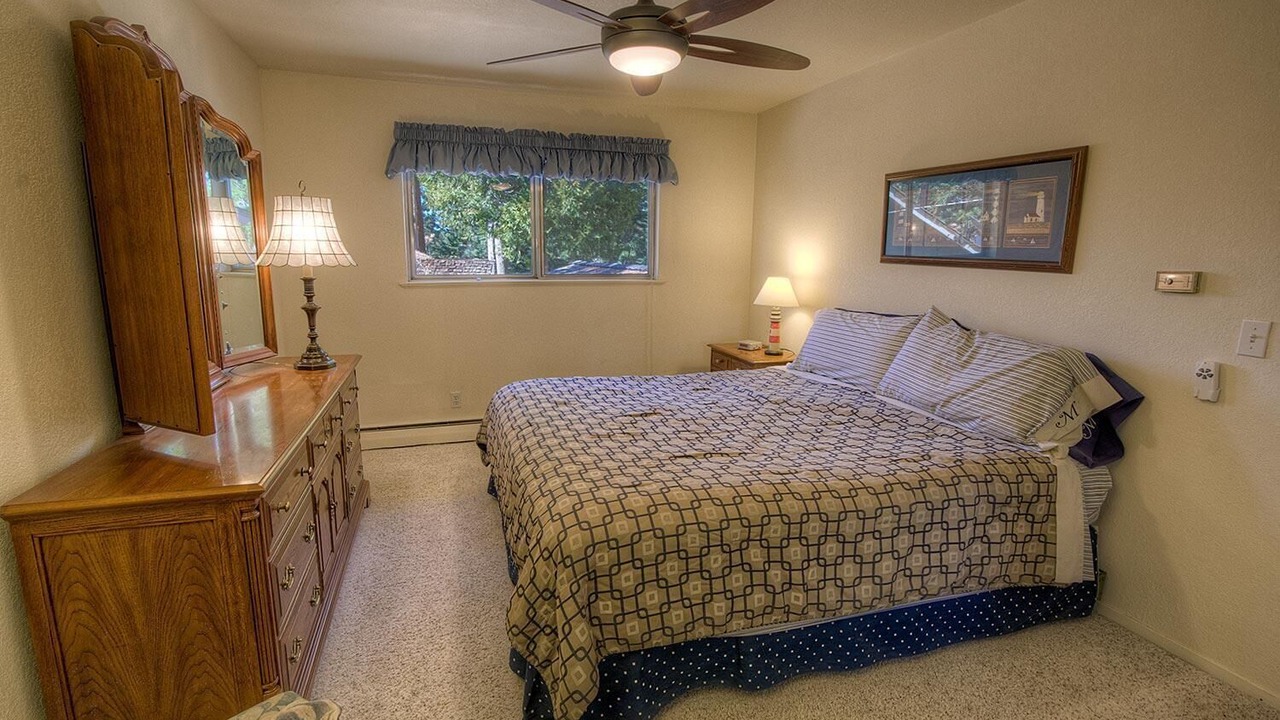 Photo of Bedroom in Round Hill Village