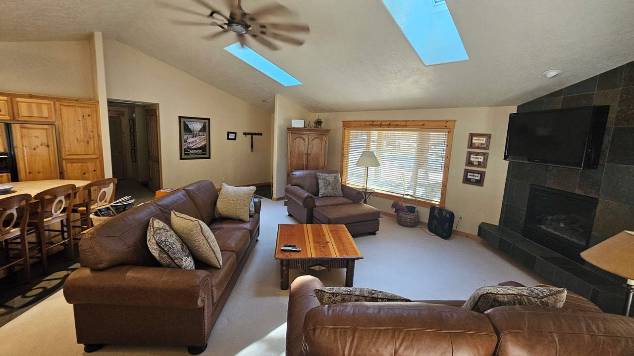 Photo of Livingroom in Sunriver