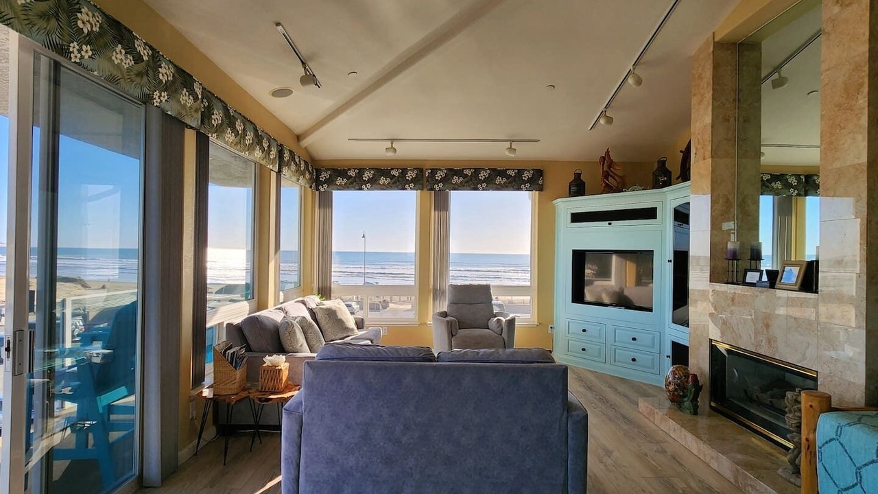 Photo of Livingroom in Downtown