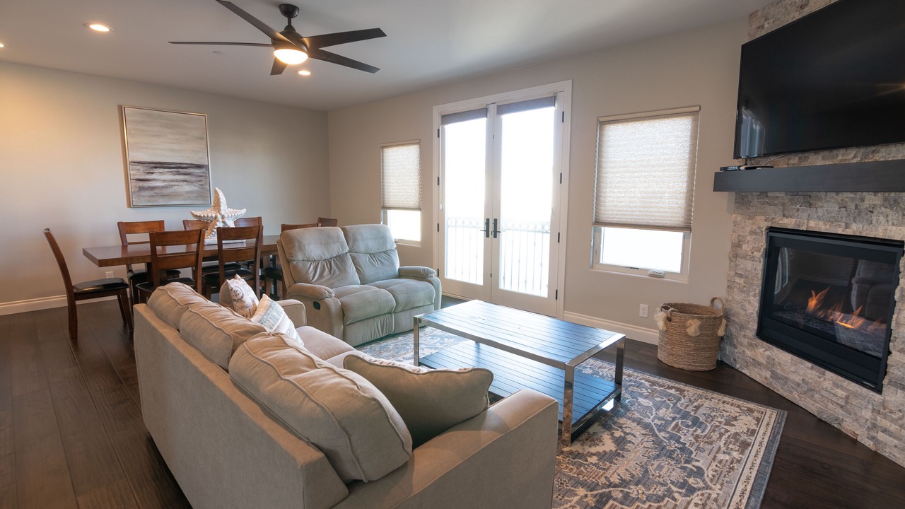 Photo of Livingroom in Downtown