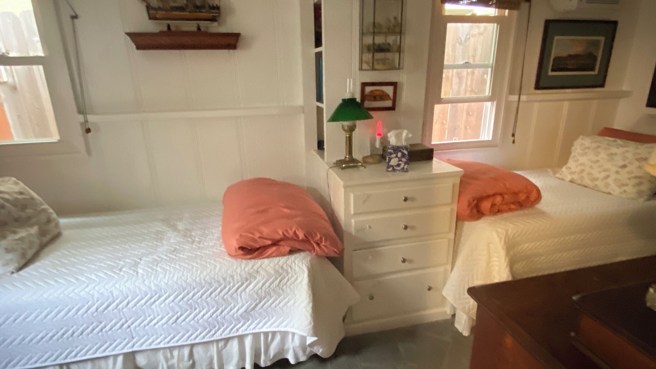 Photo of Bedroom in Corona del Mar