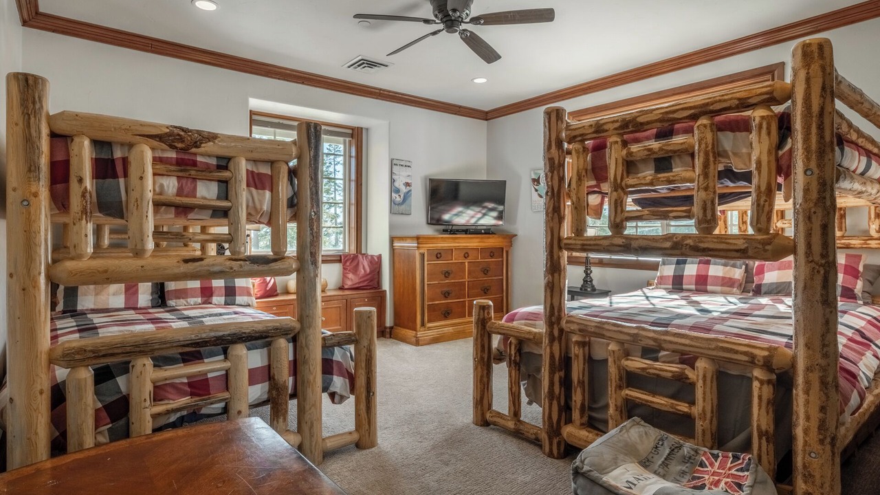 Photo of Bedroom in Mammoth Lakes
