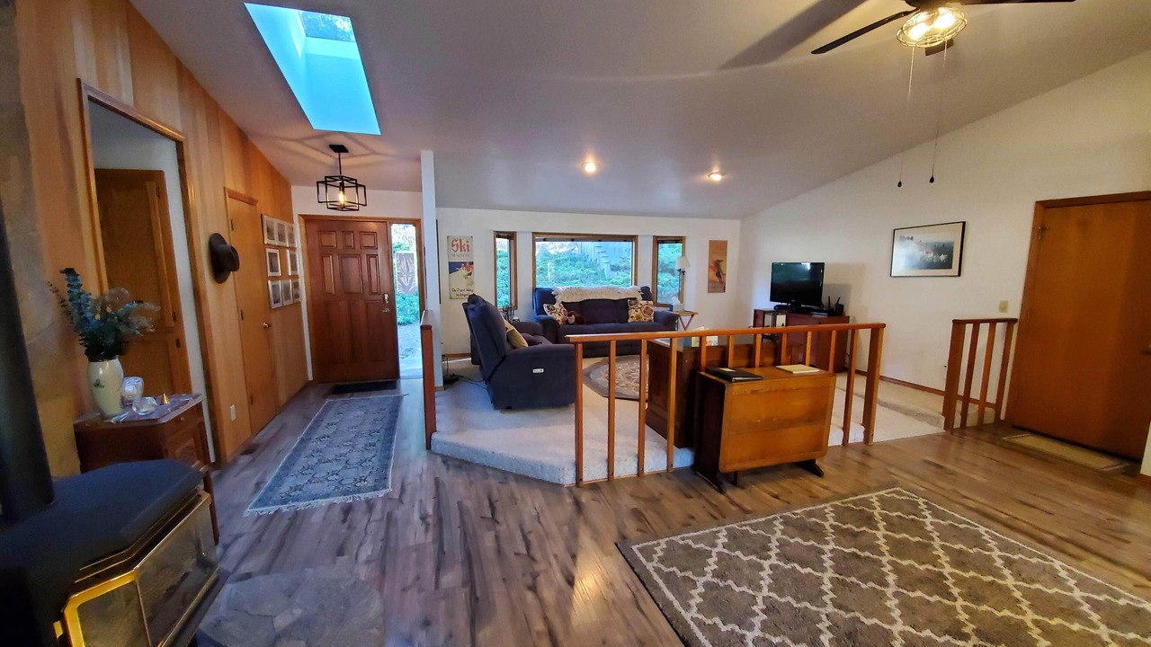 Photo of Bedroom in Deschutes River Woods