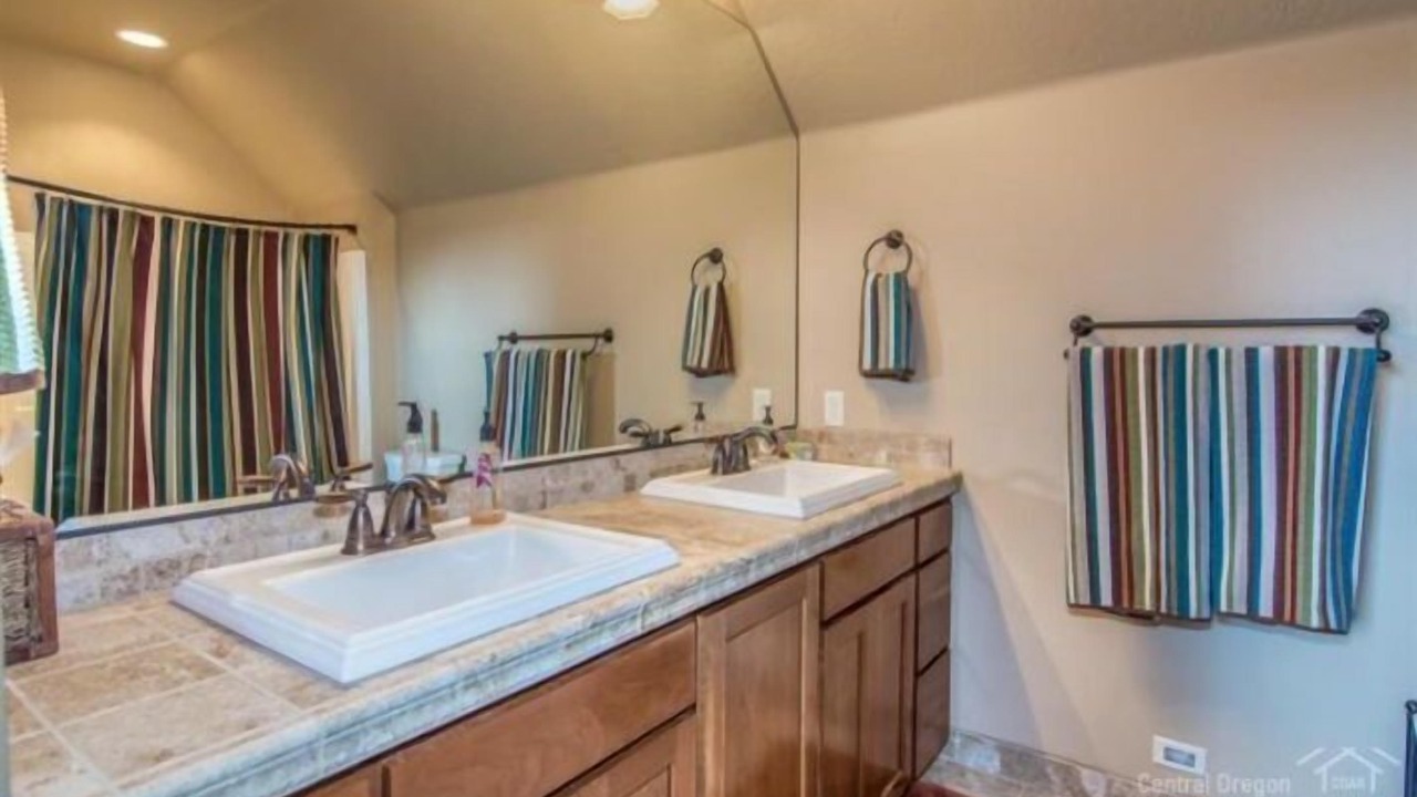 Photo of Bathroom in Crescent