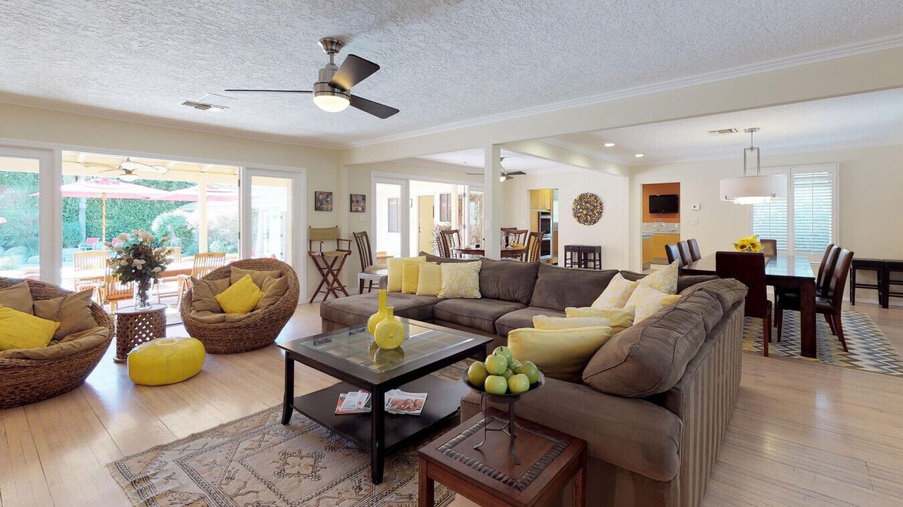 Photo of Livingroom in The Movie Colony