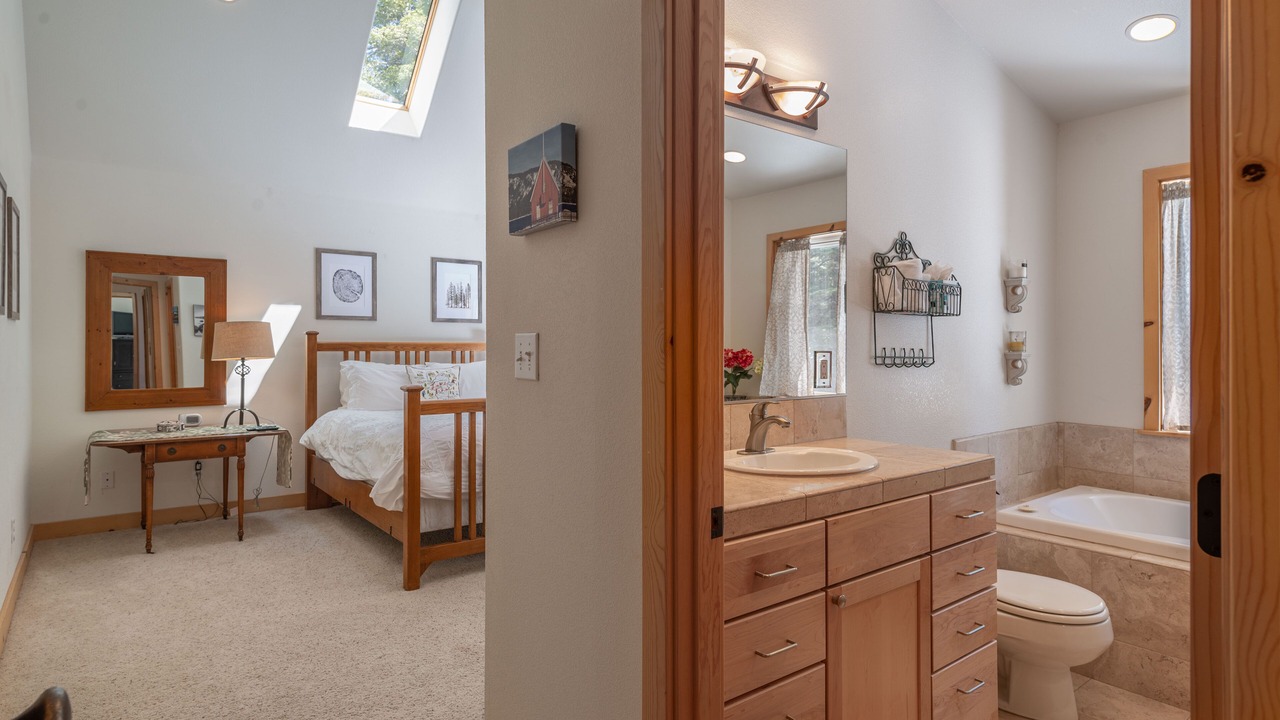 Photo of Bathroom in Tahoma