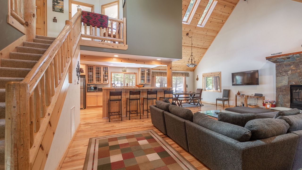 Photo of Livingroom in Tahoma
