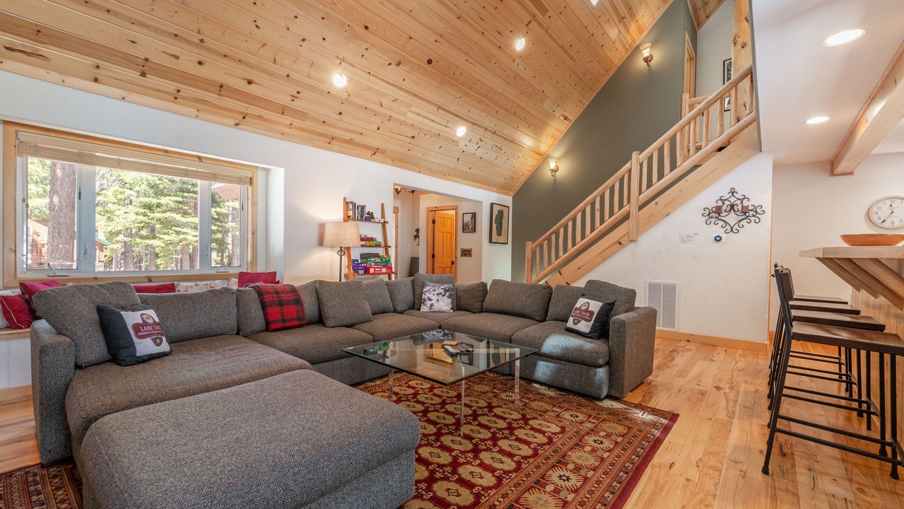 Photo of Livingroom in Tahoma