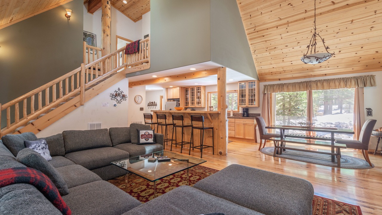 Photo of Livingroom in Tahoma