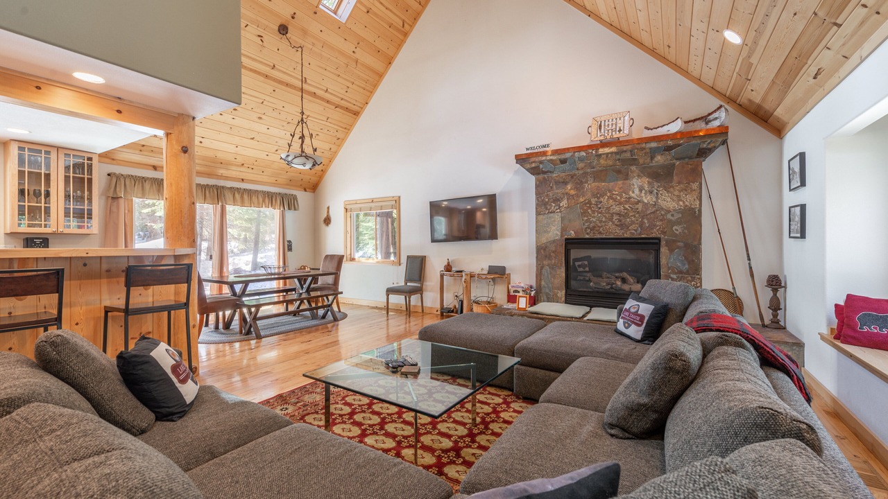 Photo of Livingroom in Tahoma
