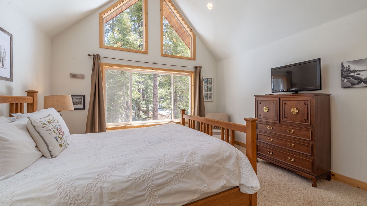 Photo of Bedroom in Tahoma