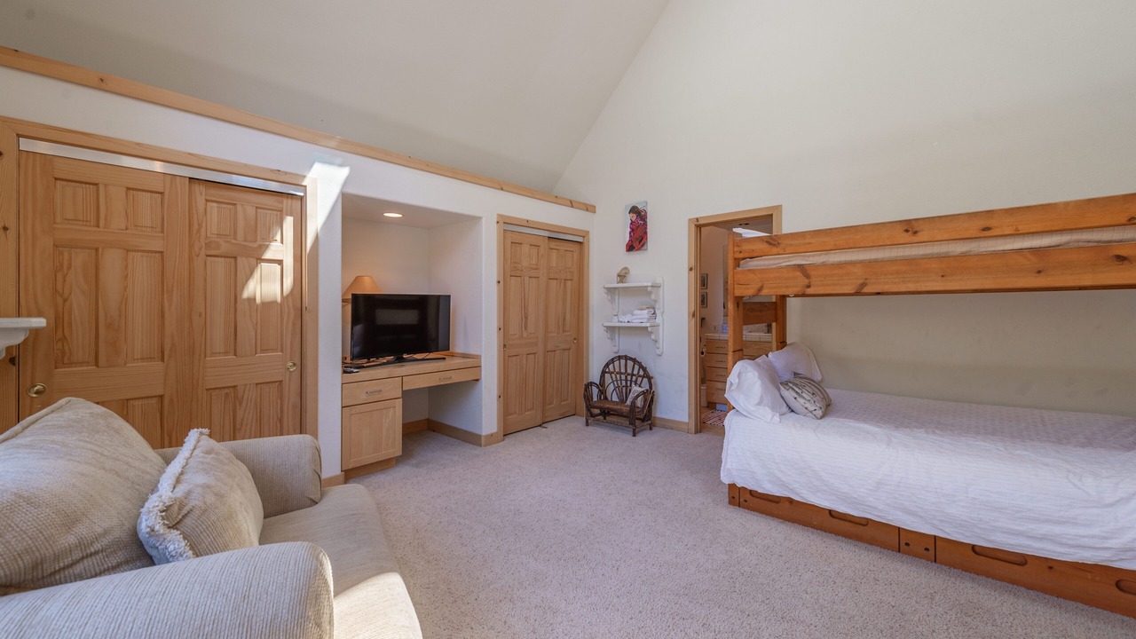 Photo of Bedroom in Tahoma