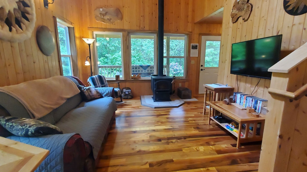 Photo of Bedroom in Reedsport