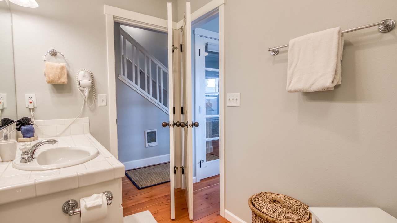 Photo of Bathroom in Lincoln Beach