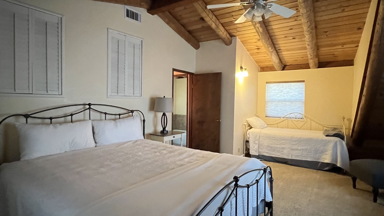 Photo of Bedroom in Oak Shores