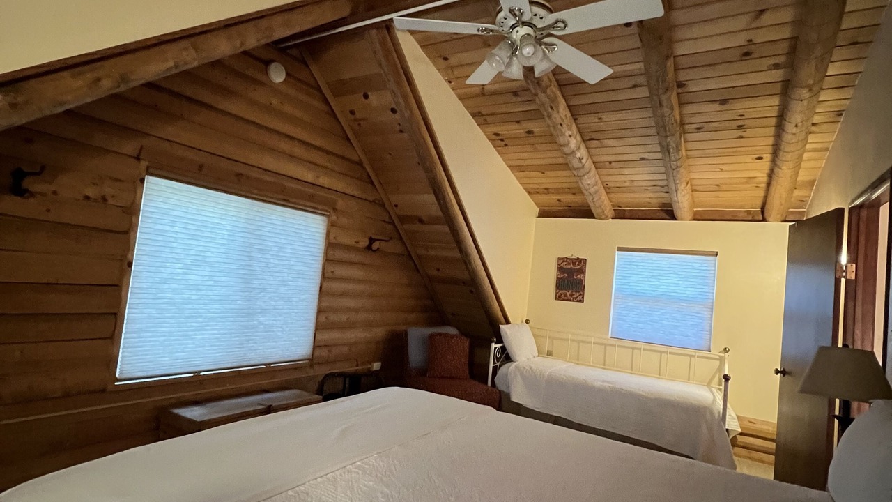 Photo of Bedroom in Oak Shores