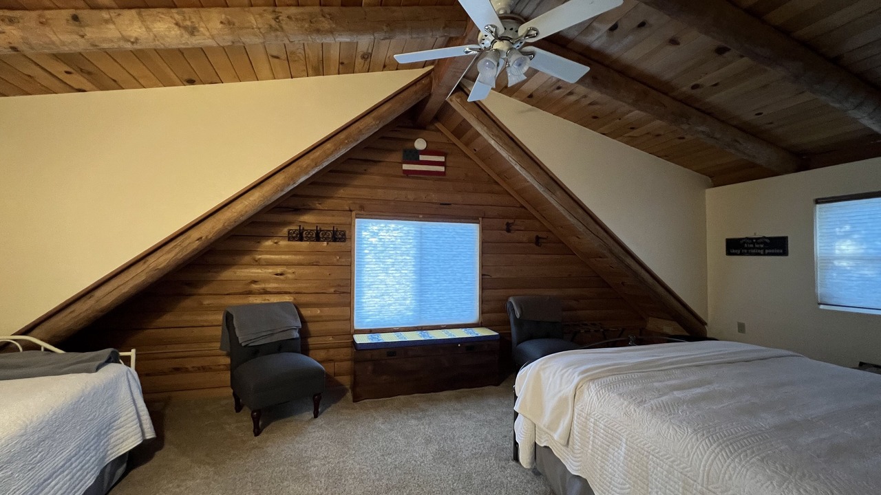 Photo of Bedroom in Oak Shores