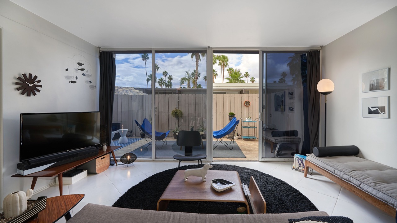 Photo of Livingroom in Deepwell Estates