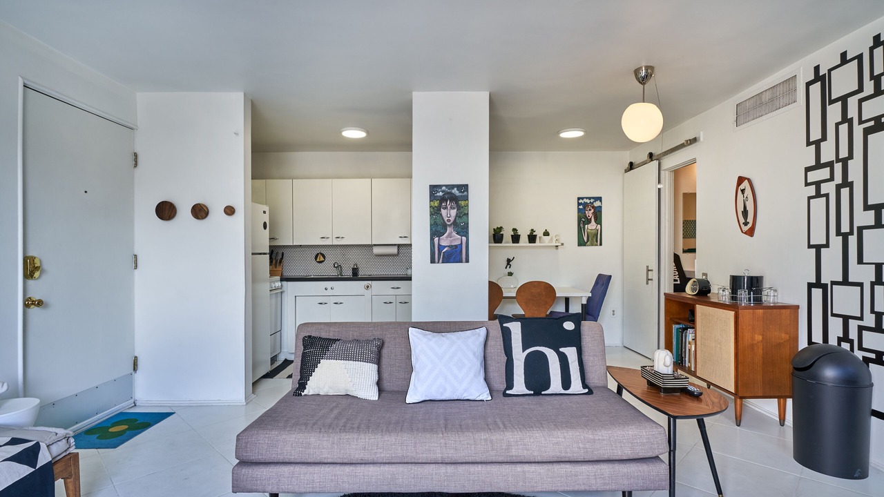 Photo of Livingroom in Deepwell Estates