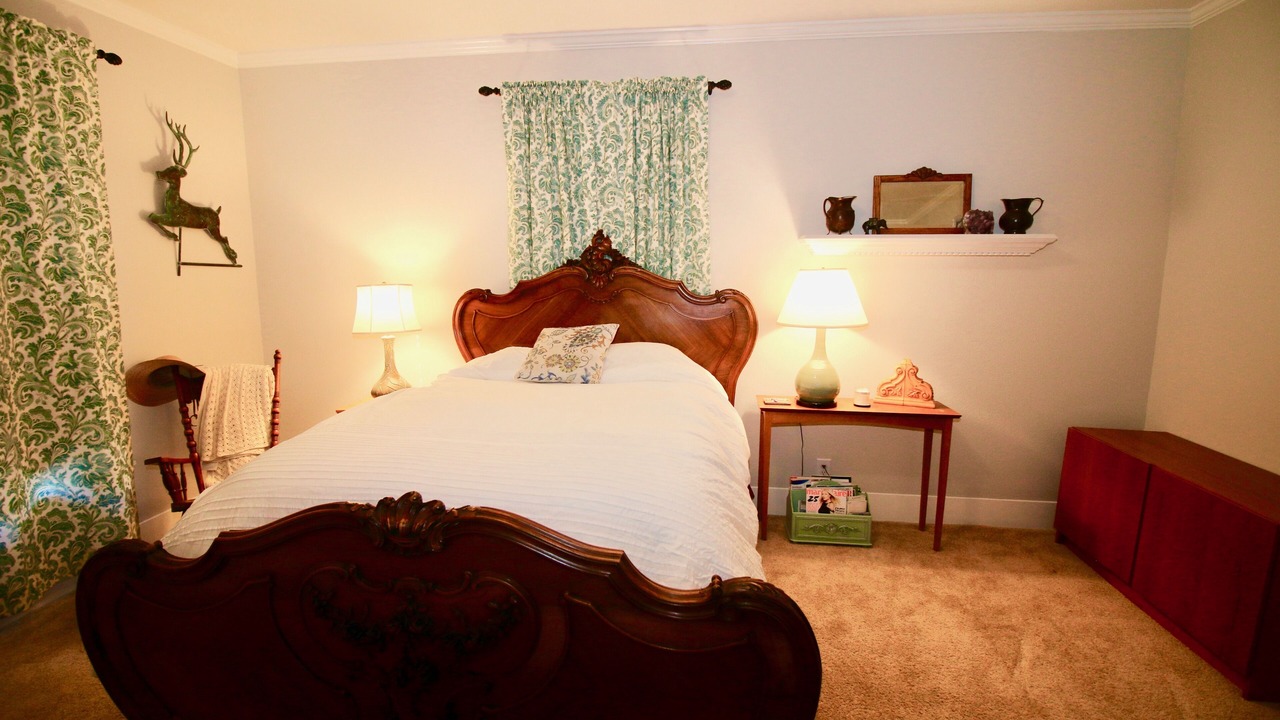Photo of Bedroom in McCloud