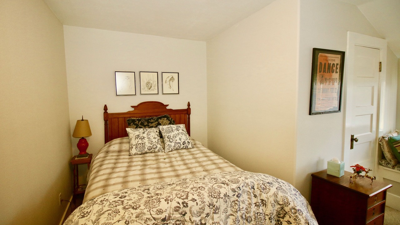 Photo of Bedroom in McCloud