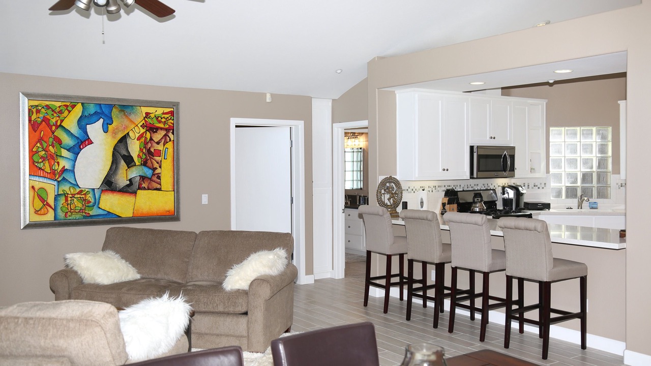 Photo of Livingroom in Downtown