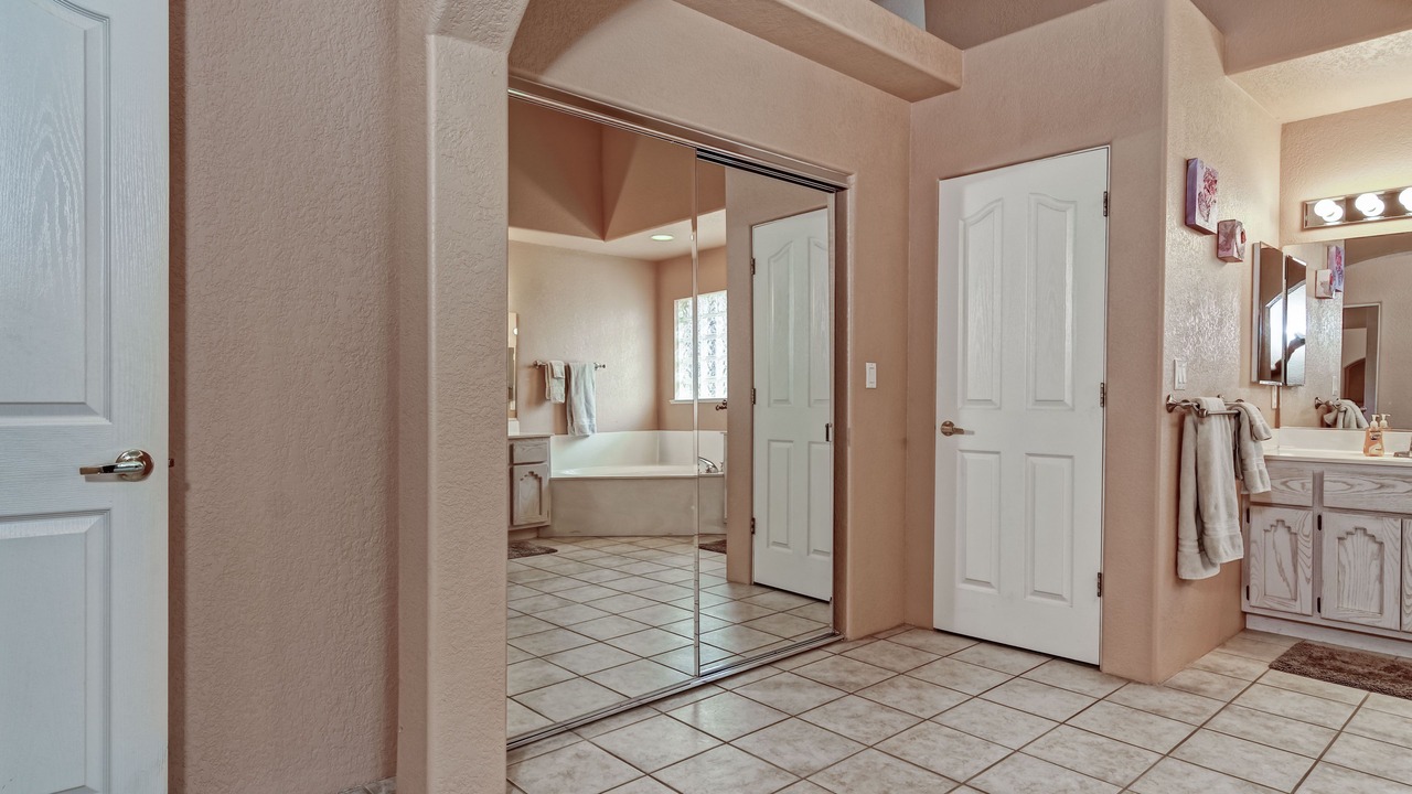 Photo of Bedroom in Oak Creek