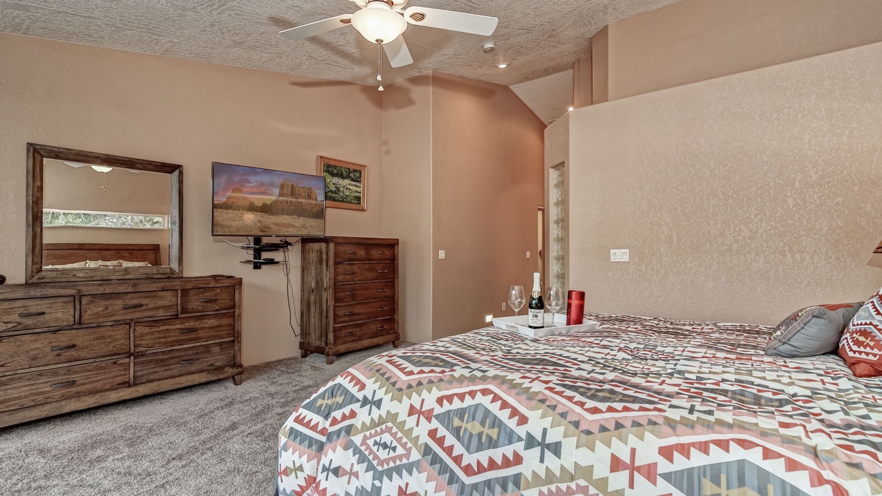Photo of Bedroom in Oak Creek
