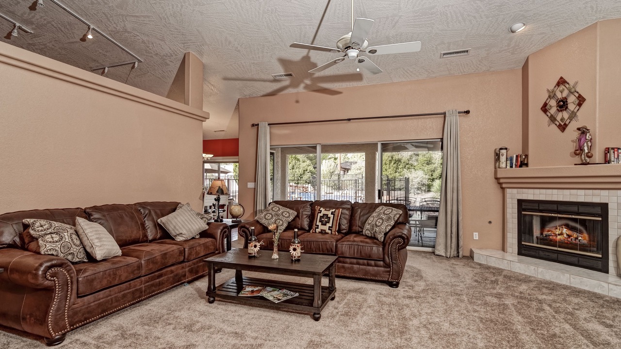 Photo of Livingroom in Oak Creek