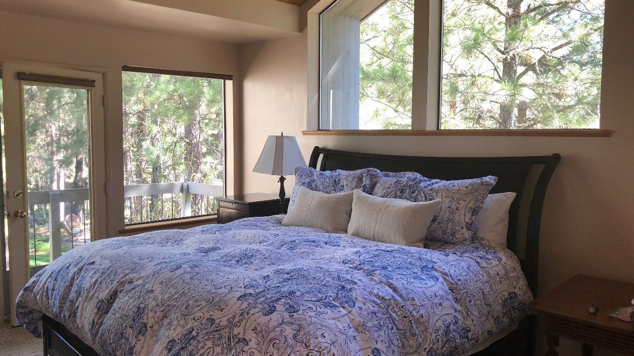 Photo of Bedroom in Black Butte Ranch