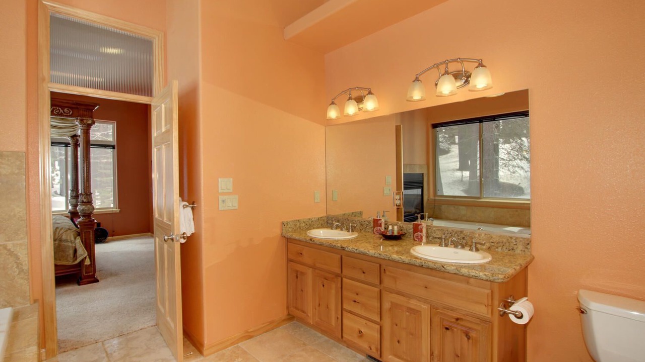Photo of Bathroom in Pioneer Trail