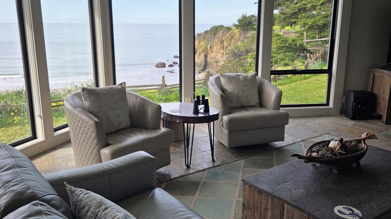 Photo of Livingroom in Fort Bragg