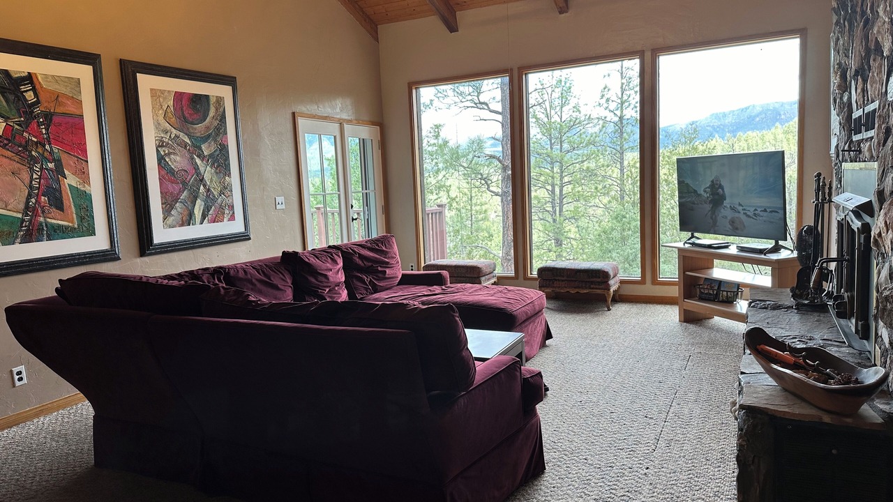 Photo of Livingroom in Whispering Pines