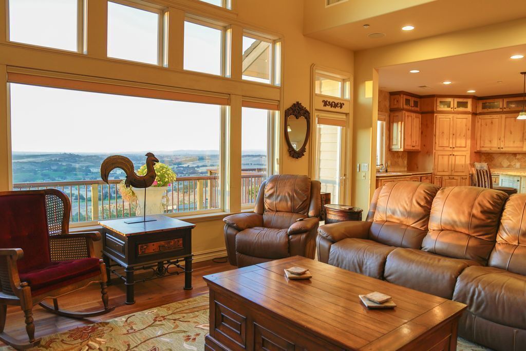 Photo of Livingroom in Paso Robles