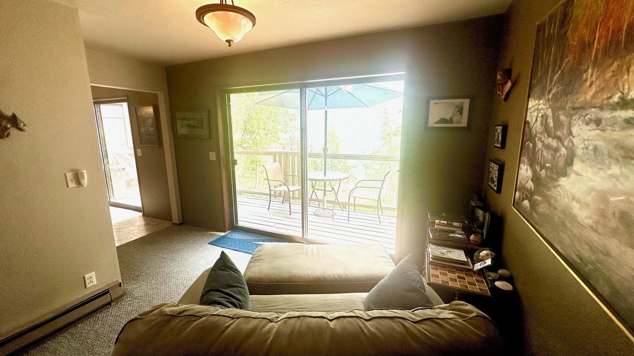 Photo of Livingroom in Roseburg