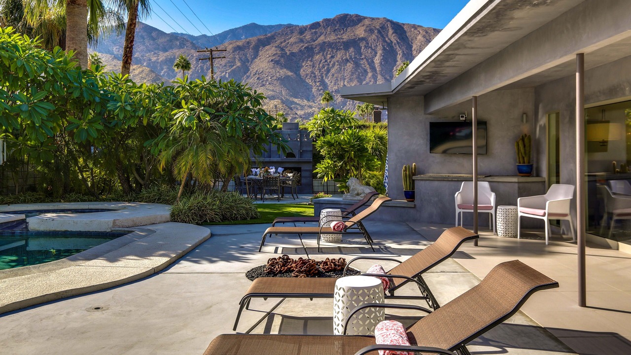 Photo of Outdoor in Tahquitz River Estates
