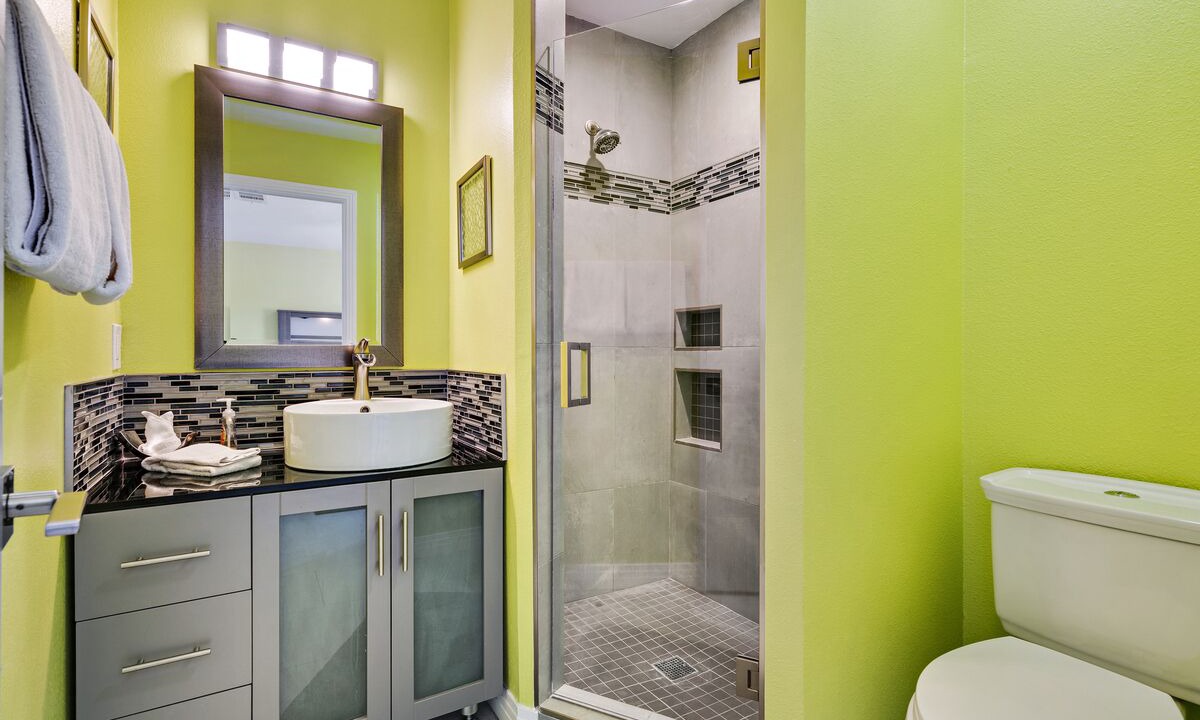 Photo of Bathroom in Racquet Club West