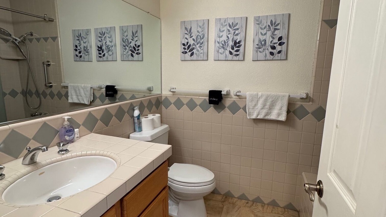 Photo of Bathroom in Oak Shores