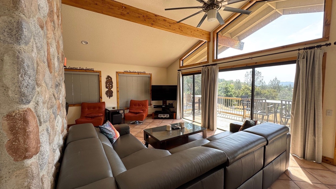 Photo of Livingroom in Oak Shores