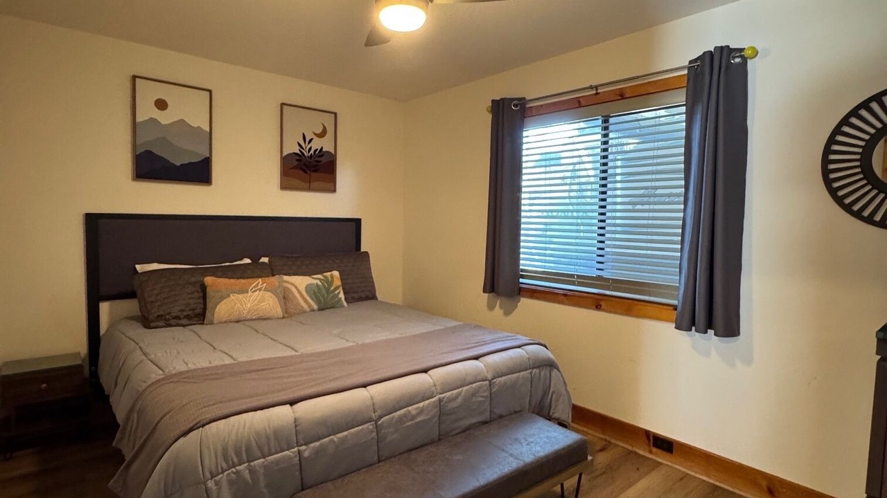 Photo of Bedroom in Oak Shores
