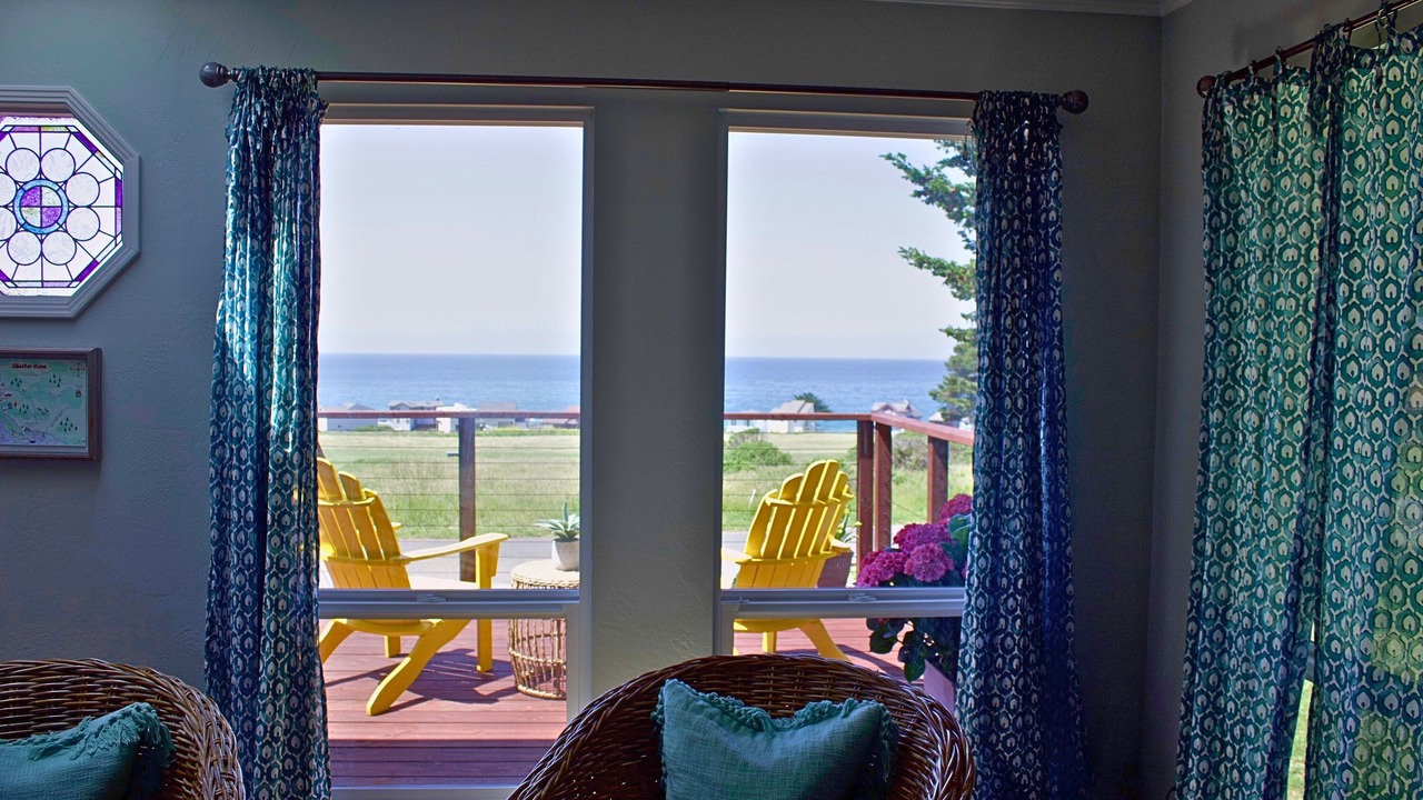 Photo of Livingroom in Shelter Cove