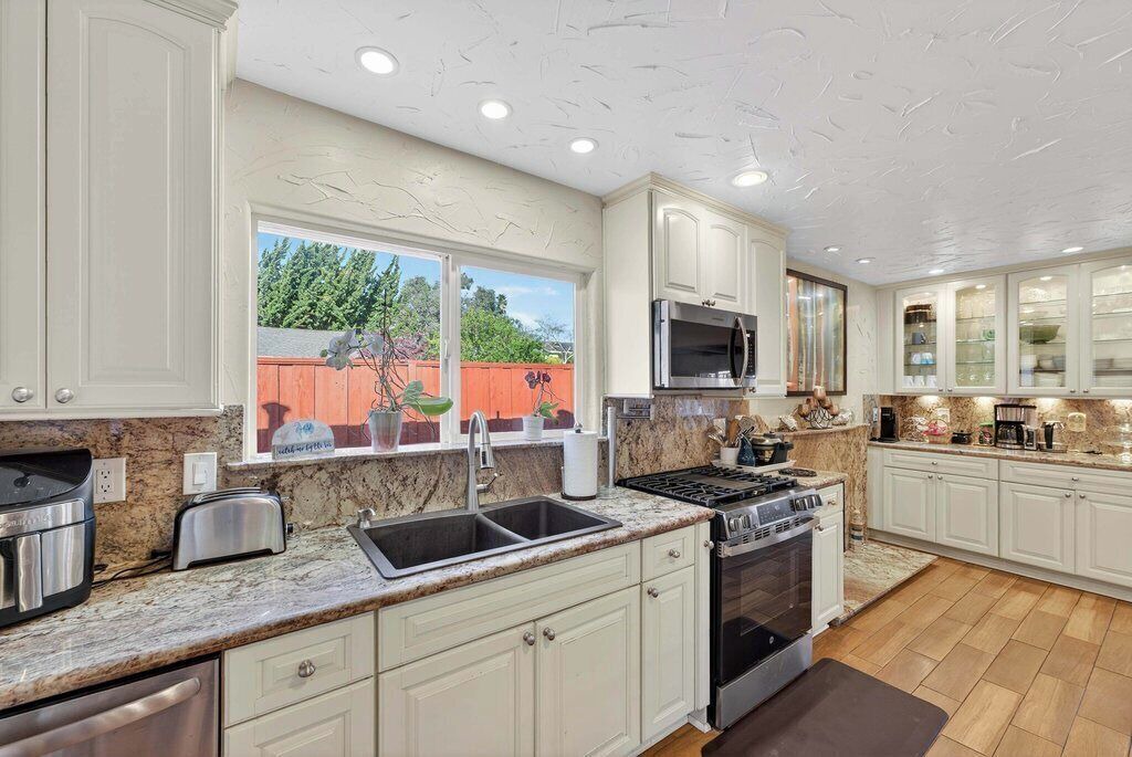 Photo of Kitchen in Westside Santa Cruz