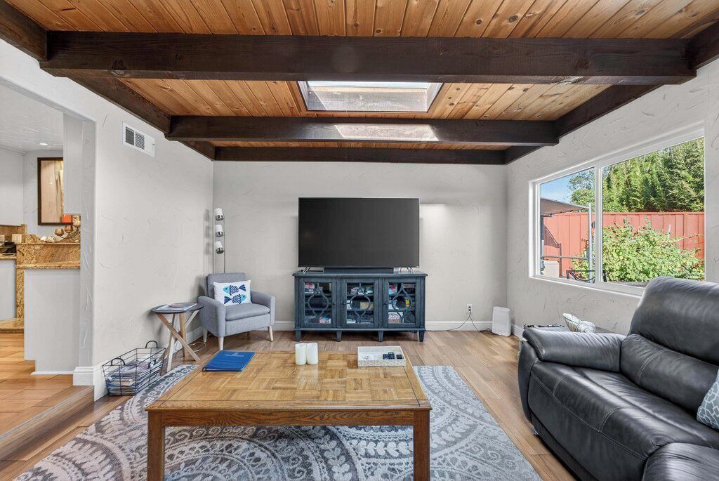 Photo of Livingroom in Westside Santa Cruz