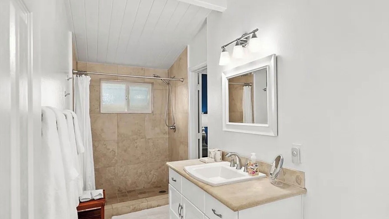 Photo of Bathroom in Lantern District