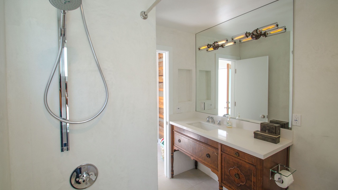 Photo of Bathroom in Olde Solana Beach