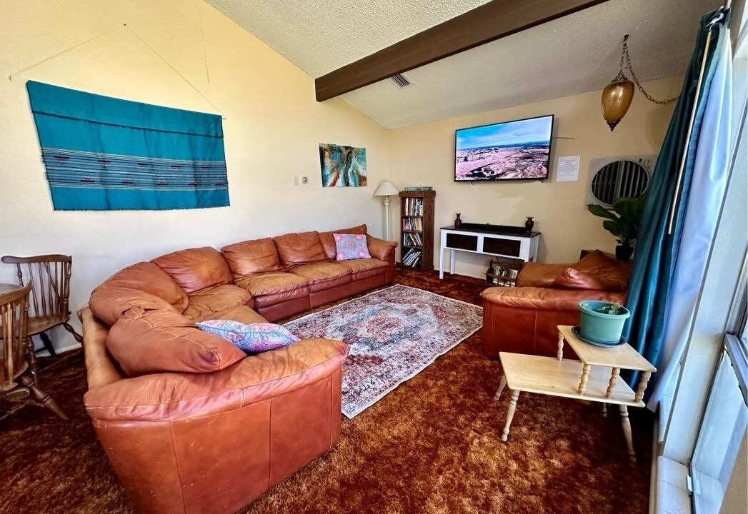 Photo of Livingroom in Junction