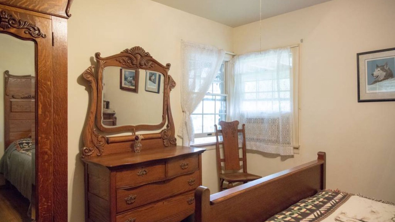 Photo of Bedroom in Orange