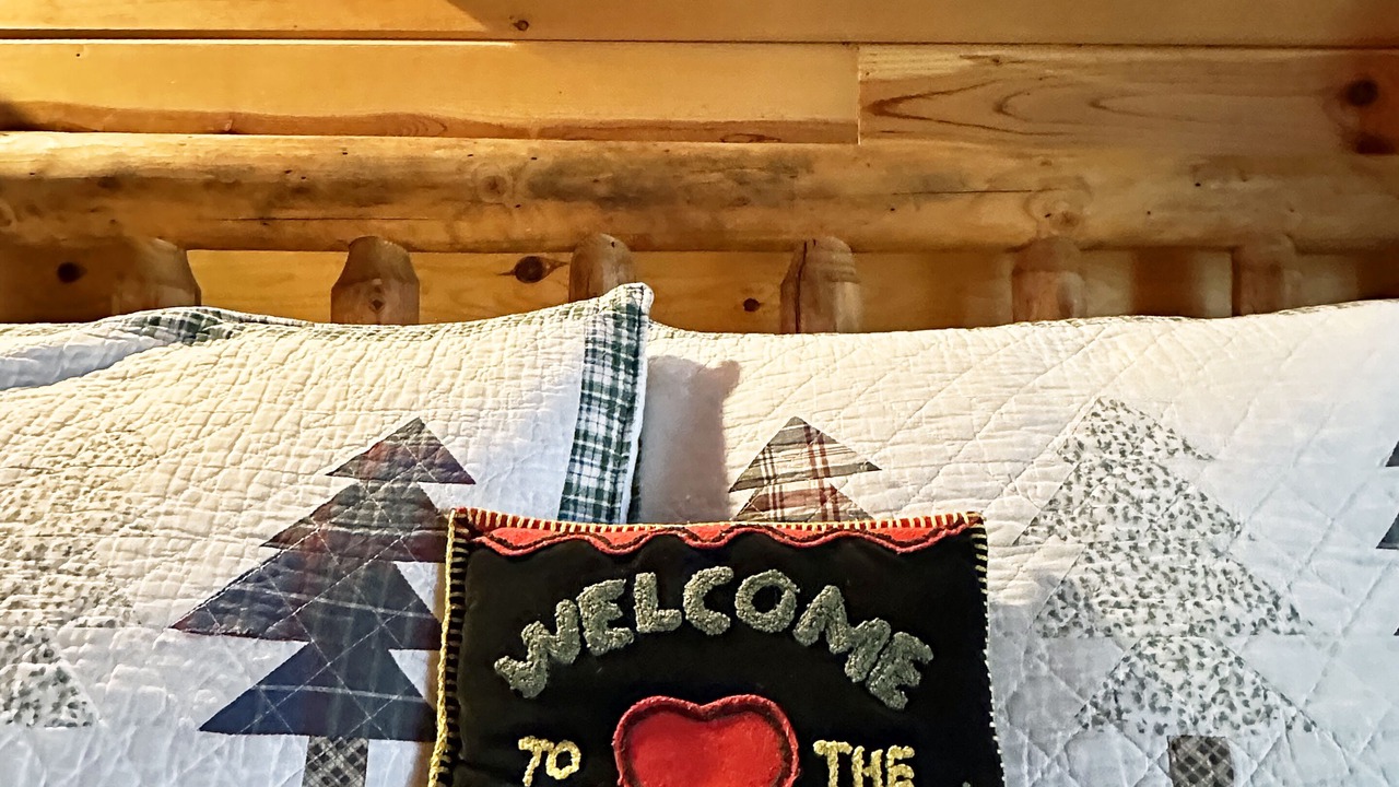 Photo of Bedroom in Pine Mountain Club