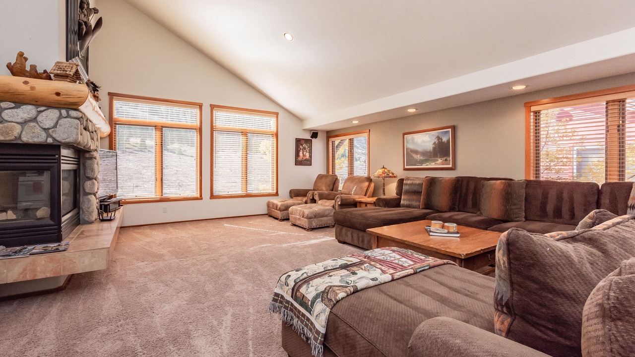 Photo of Livingroom in Mammoth Lakes