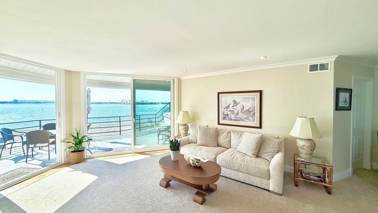 Photo of Livingroom in Crown Point